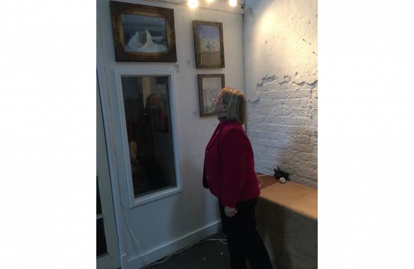 Fiona attends Art Exhibition