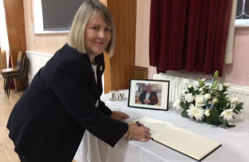 Fiona pays tribute