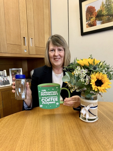Fiona Bruce MP signs EDM 890 welcoming Macmillan's World's Biggest Coffee Morning 